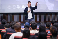 學生問是否辭中廣董事長 趙少康：你越逼我越不會