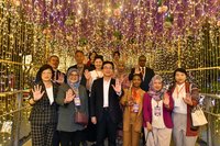 多國使節聚新北耶誕城  快閃宣示向性別暴力說不