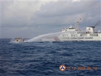 船隻湧入仁愛暗沙 菲防長：北京把南海變成中國湖泊