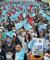 柯文哲台南造勢盼贏回台灣 批賴清德被謊言淹沒