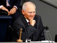 參與兩德統一應對歐債危機 德前財長蕭伯樂81歲辭世