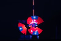 光影魔幻馬戲團年末華麗登場  暖心加入台灣國旗