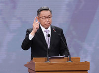 柯文哲辯論會對賴侯火力全開  談及家人忍不住哽咽