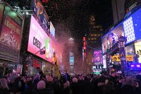 紐約時報廣場跨年遇低溫 民眾熱情狂歡驅寒