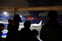 日航擦撞海上保安廳飛機起火 羽田機場國內線多個航班取消