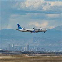 聯合航空「時間旅行」班機大誤點 跨不成兩次年