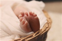 碰上跨年差1分 克羅埃西亞雙胞胎女嬰不同年不同日生