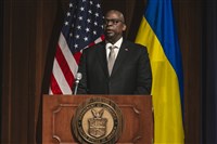 美防長瞞病住院風波後首度露面 避談健康情況