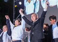 日本學者小笠原欣幸：民進黨得票率減少18% 流向柯文哲