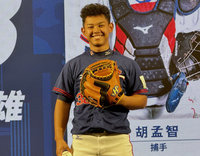 胡孟智穿國家隊球衣想起U18 春訓盼跟學長多學習