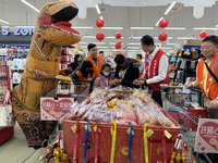 虎尾東區扶輪社攜手雲林家扶中心 助30戶家庭年節採買