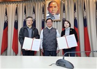 長榮罷工危機解除 鄭文燦揭20小時密集協商幕後