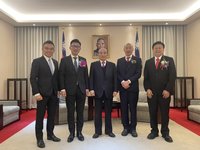 當選立院正副院長 韓國瑜江啟臣拜會王金平