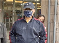 台中銀董事長王貴鋒花公款10億租豪車私人飛機  羈押禁見