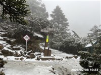 玉山群峰降雪 玉管處呼籲上山備妥雪地裝備