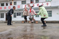 中國「支教」行善 變質為旅遊鍍金混資歷