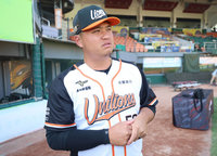 胡智爲苦笑進防護室次數新高 20日動手肘清創手術