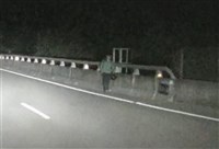 男子暗夜護送毛孩油料耗盡徒步台3線 苗警伸援