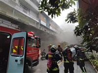 深坑火災惡臭瀰漫 綠批應變差、新北市府稱PM2.5未超標