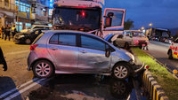 宜蘭冬山拖板車追撞10車釀16傷  疑撿手機肇禍