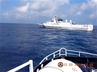 中國軍艦現身南海爭議水域 菲律賓總統：令人憂心