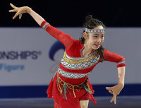 丁子涵受邀花滑世青賽演出 蔡玉鳳舞姿俏皮有特色