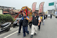 台南永康正德宮徒步進香 扛神尊3天抵車城福安宮