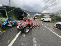 男涉拒檢連撞2車釀4傷棄車逃逸  花蓮警擴大追緝