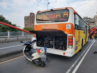 台北市光復橋死亡車禍 重機騎士遭公車輾斃