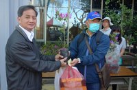 植樹節南投林業分署發苗木 民眾一早搶光9千株