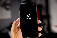 法國家長聯盟控告TikTok 指未審查內容及演算法推廣導致孩子輕生