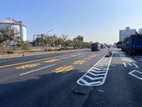 中鋼轉爐石搭配改質瀝青 前鎮擴建路翻新更耐貨櫃車