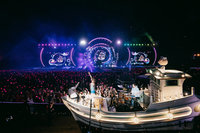 告五人家鄉宜蘭開唱2萬歌迷相挺  漁船繞場掀驚喜