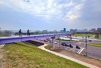 新北瓊林陸橋啟用 安全越堤親近新莊河濱公園