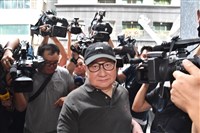 涉挪太電資金供孫道存夫妻花費 孫道亨250萬元交保