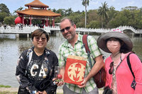 紅球計畫台南掀熱潮 上班族自製迷你雕塑贈藝術家