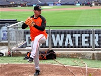 鄧愷威升大聯盟手套繡國旗與阿公生肖 總教練讚球路威力強大