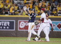 中信兄弟王政順猛打敲4安 擊退桃猿奪2連勝