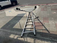 高雄工人掛布條跌落工作梯  頭部撞擊地面不治