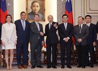 接見美國智庫訪團 韓國瑜：台美感情堅如磐石