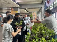 響應世界地球日  高鐵台中站分送千株原生種樹苗