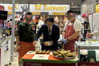 黃偉哲帶隊行銷  台南農特產登新加坡食品展