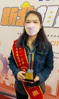 李鴻微唇顎裂學說話服務點餐顧客  獲選模範勞工