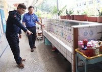 疫情升溫 高市教育局長入校宣導預防腸病毒、登革熱