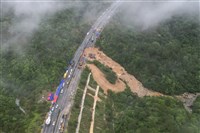 廣東梅大高速救援困難多 地質條件複雜機具難發揮