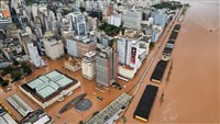 巴西南大河州暴雨83死 洪災影響85萬人、6水壩恐潰堤[影]