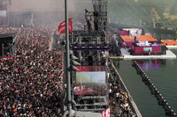 巴黎奧運聖火抵馬賽港 饒舌歌手朱爾點燃聖火台
