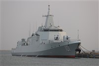 美菲南海肩並肩演習之際 中國派萬噸大驅別苗頭