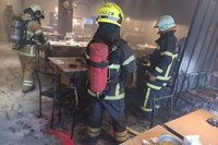 台南男闖火鍋店潑漆起火 2人受傷送醫