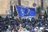 喬治亞國會通過境外影響力法 示威者號召繼續抗爭